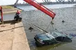 Toyota wpadła do wody. Nie żyją dwie osoby 