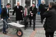 Czerwona kartka i prezydent wywieziony na taczce. KNP nietypowo podsumowuje kampanię 