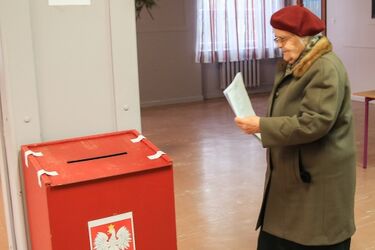 Białostoczanie na wyborach samorządowych. Zagłosowali już Truskolaski i Dobrzyński [ZDJĘCIA]