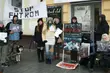 Pod sklepem z futrami sprzeciwiali się zabijaniu zwierząt