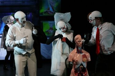 Szalone transplantacje i ich efekt. Współczesny pomysł na Lema