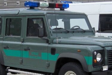 Trudniejszy przejazd przez Bobrowniki. Montują kolczatkę