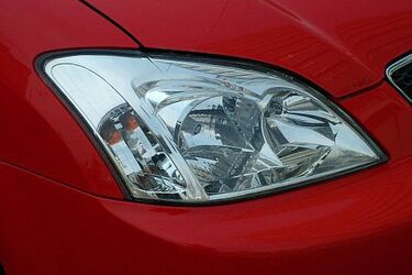 Czerwona toyota potrąciła dziecko. Kierowca uciekł z miejsca zdarzenia