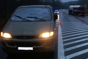 Hyundai potrącił 83-latka. Mężczyzna z obrażeniami trafił do szpitala