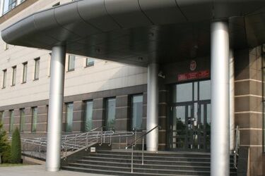 37-latek bił sąsiadkę i żądał pieniędzy. Adam T. stanie przed sądem