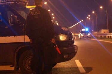 Poszukiwany 44-latek wpadł prowadząc audi. Był kompletnie pijany