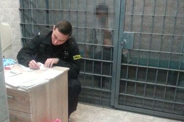 Ul. Zwierzyniecka. Trzy osoby napadały na przechodniów i żądały pieniędzy