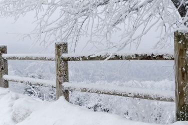 W piątek czeka nas duży wiatr, bardzo niskie ciśnienie i opady