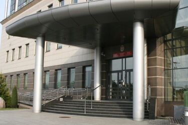 Ul. Sienkiewicza. Grzegorz R. pobił i okradł śpiącego na schodach