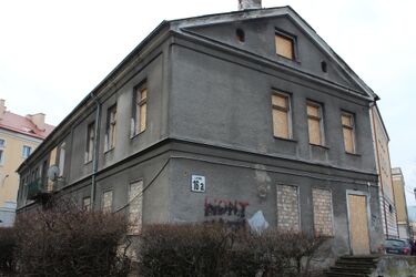 Zabytkowa kamienica w samym centrum idzie na sprzedaż