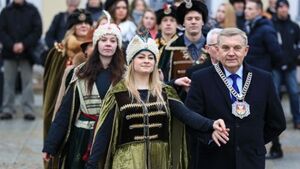 Poloneza czas zacząć! Studniówka Miejska 2015 [ZDJĘCIA]