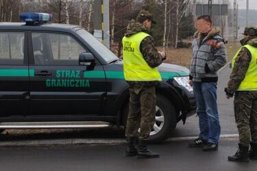 Zatrzymano osiem osób. Część z nich była poszukiwana listami gończymi