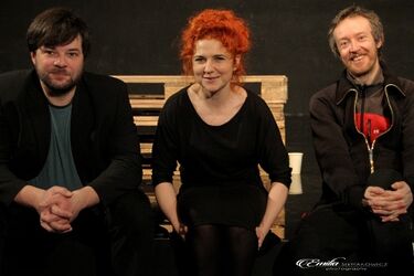 Czerwone szpilki i studium związku. "Ławeczka" w Teatrze Dramatycznym