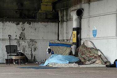 Bez przyczyny pobili bezdomnego. Mężczyzna zmarł