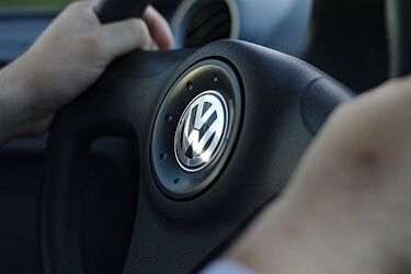 16-latek ukradł volkswagena i uciekał przed policją