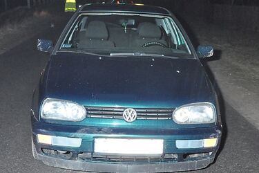 Potrącenie pieszego. Pijany 36-latek szedł środkiem drogi