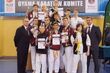 Jedenaście pucharów dla zawodników Oyama Karate