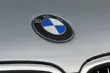 Ul. Zwierzyniecka. Młodzi złodzieje rozebrali bmw na oczach właściciela