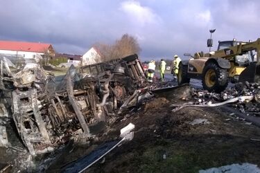 Tragiczny wypadek na "ósemce". Zginęły 3 osoby [ZDJĘCIA]