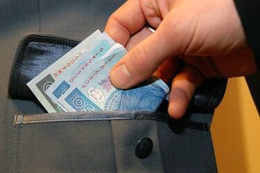 Przyjął 30 zł łapówki. Policjant skazany