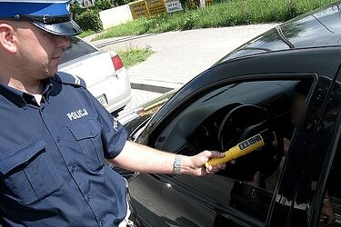 Pijany kierowca spowodował stłuczkę. Wpadł w ręce policji