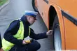 Niesprawne gimbusy woziły dzieci do szkół