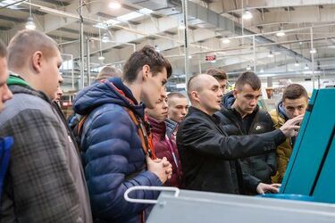 Płatne staże i szansa na zatrudnienie. Rusza kolejna edycja "Szkoły zawodu KAN"
