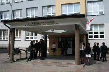 Matura z matematyki. "Nie było tak źle" - mówią uczniowie [ARKUSZE, ODPOWIEDZI]