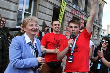 Wiceprezydent oddała klucze do miasta. Teraz władzę sprawują studenci! [ZDJĘCIA]