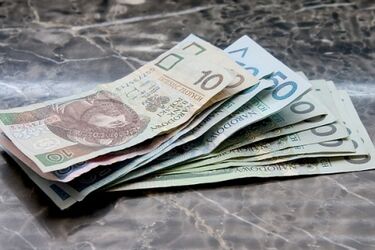 Zarobki absolwentów uczelni wyższych. Jaka wypłata po Politechnice Białostockiej?