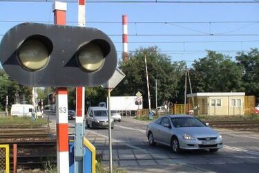 Skoda wjechała wprost pod pociąg. W wypadku zginęło dziecko