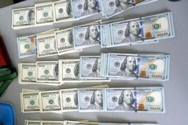 Fałszywe banknoty na granicy. Polak próbował wywieźć 25 tys. dolarów