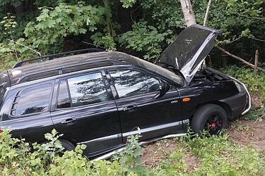 Hyundai uderzył w drzewo. Ranna 18-latka w szpitalu