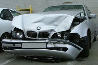 Uszkodził 8 samochodów. Kierowca bmw był pod wpływem narkotyków