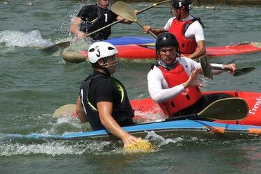 Kolejne zawody na plaży. W niedzielę Kajak Polo
