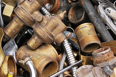 Wywozili kradziony złom na rowerze