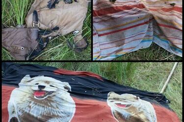 Policja pokazuje, w co owinięty był noworodek znaleziony w stawie