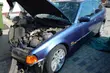 Rozbite bmw i dwie osoby ranne. 19-letni kierowca był pijany