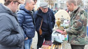 Antyki wypełniły Rynek Kościuszki. Pierwszy Targ Staroci za nami [ZDJĘCIA]