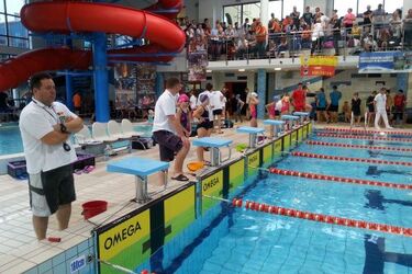 Worek medali pływaków Juvenii i Barracudy