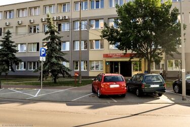 Przy kolejnym budynku magistratu będzie wyznaczony parking dla interesantów