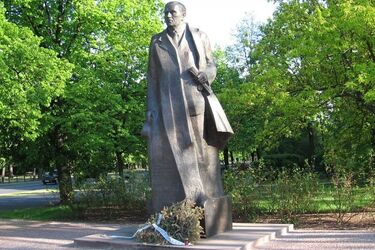 Budowa pomnika Romana Dmowskiego przesądzona
