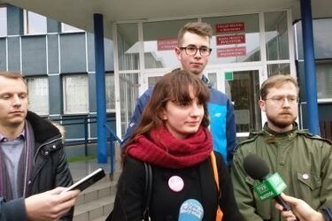 Młodzież protestuje przeciw likwidacji linii 111