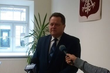 "Polityczne wygibasy". Konflikt PiS-PO w sprawie poprawek do budżetu