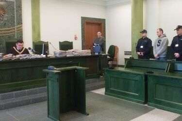 Śmiertelnie potrącił kobietę na przejściu. Części samochodu próbował spalić w lesie