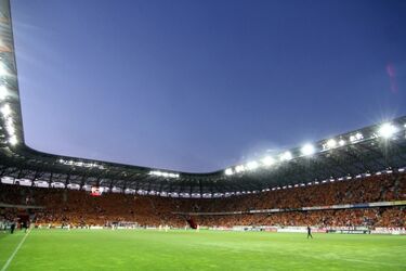Stadion wciąż bez sponsora tytularnego, ale z gastronomią