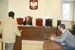 Został uderzony, ponieważ ma inny kolor skóry. Ruszyła rozprawa na tle rasowym