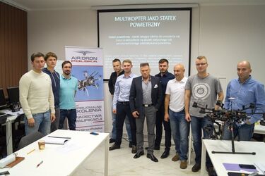 Drony opanują stadion! Szkolenie UAVO na Narodowym