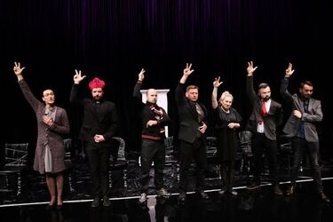 "Biała siła, czarna pamięć". Owacja na stojąco po premierze spektaklu w Dramatycznym