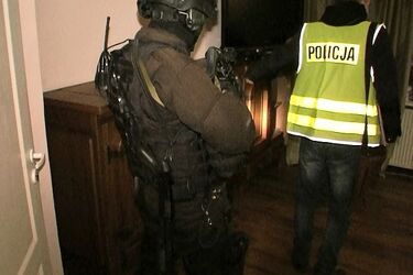 Rozbito grupę przestępczą, która czerpała korzyści z nierządu
